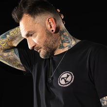 Charger l'image dans la galerie, doberman samourai tee recto